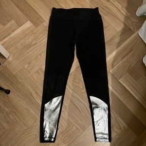 Alala mid rise black compression tights size S